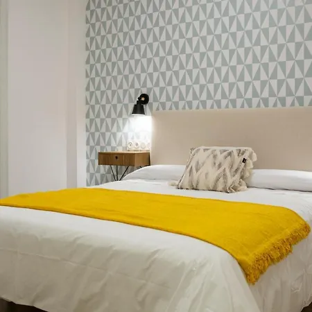 Precioso En A 70 M De La Catedral Apartman